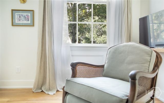 1 E Gordon Street 2, Savannah, GA 31401