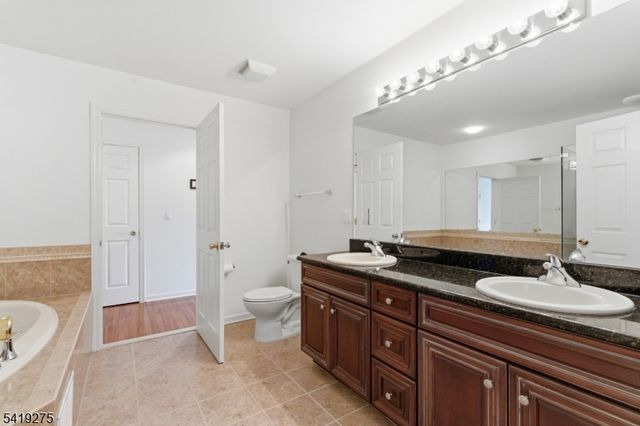 19 Rockhall Ct, Hardyston Twp., NJ 07419