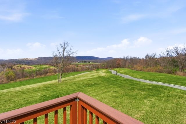 19 Rockhall Ct, Hardyston Twp., NJ 07419