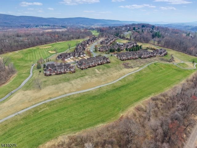 19 Rockhall Ct, Hardyston Twp., NJ 07419