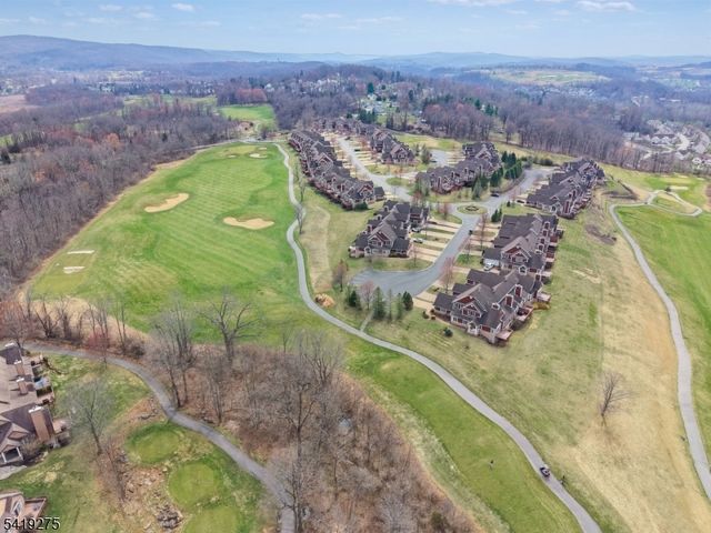 19 Rockhall Ct, Hardyston Twp., NJ 07419