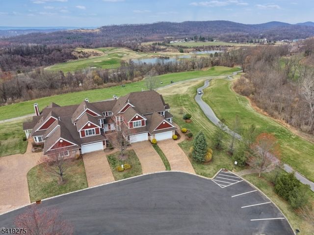 19 Rockhall Ct, Hardyston Twp., NJ 07419