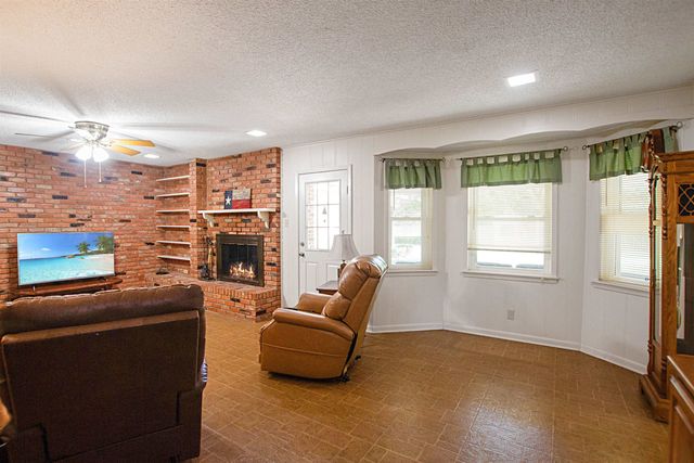 22831 Hickory Ln, Bullard, TX 75757