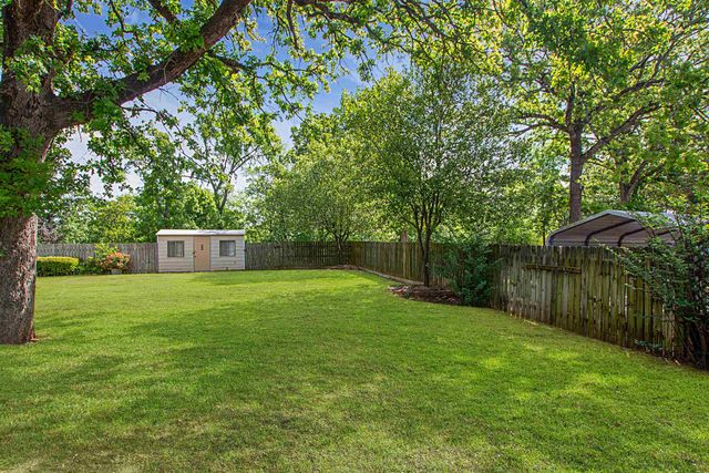 22831 Hickory Ln, Bullard, TX 75757