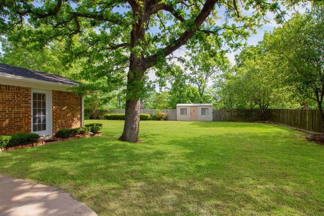 22831 Hickory Ln, Bullard, TX 75757