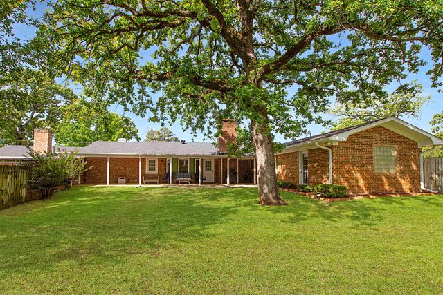 22831 Hickory Ln, Bullard, TX 75757