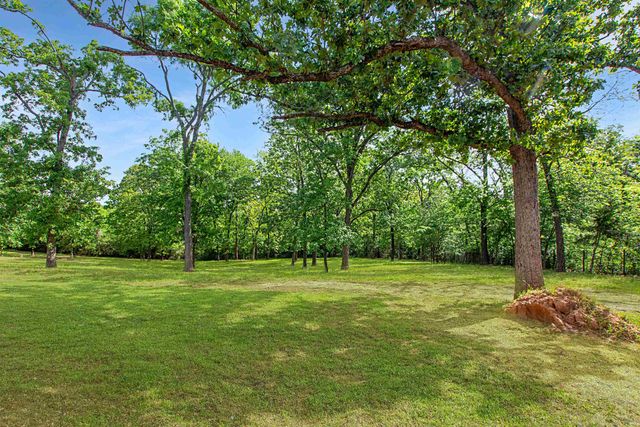 22831 Hickory Ln, Bullard, TX 75757