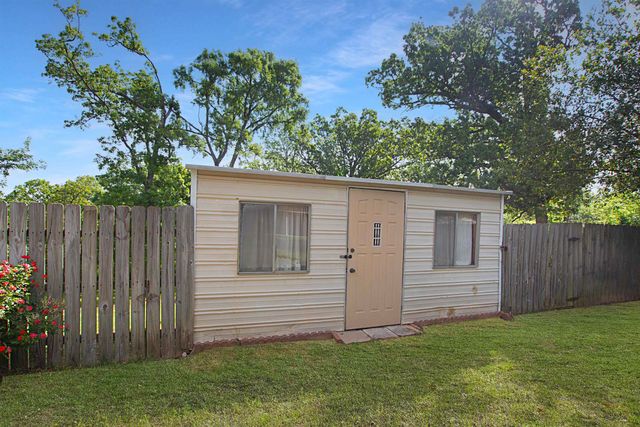 22831 Hickory Ln, Bullard, TX 75757