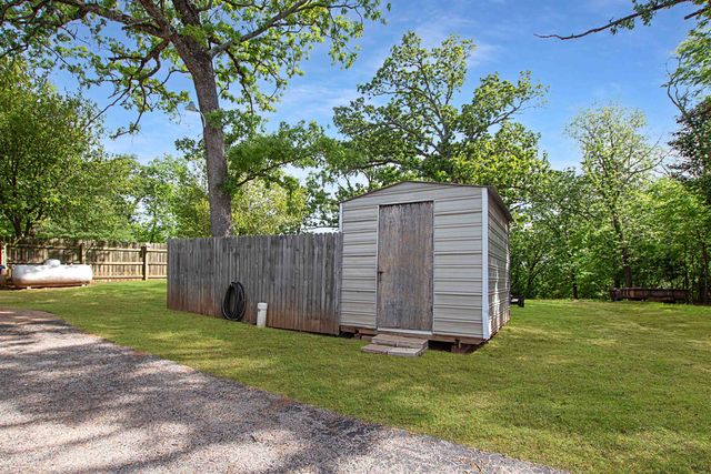 22831 Hickory Ln, Bullard, TX 75757