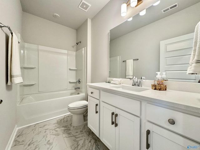 7202 Holly Creek Drive, Owens Cross Roads, AL 35763