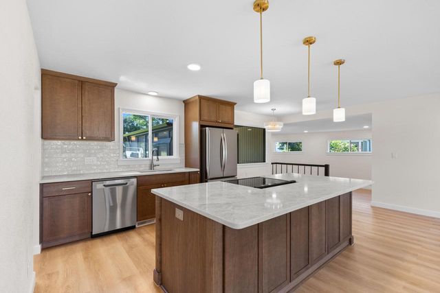 1858 East DRIVE, East Troy, WI 53120