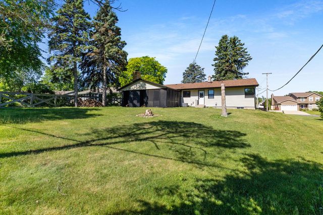 1858 East DRIVE, East Troy, WI 53120