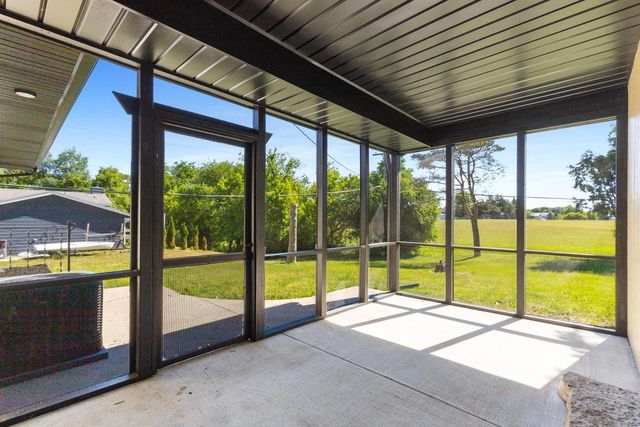 1858 East DRIVE, East Troy, WI 53120