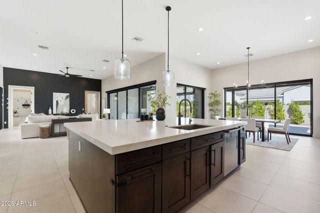 3862 E BLOOMFIELD Parkway, Gilbert, AZ 85296