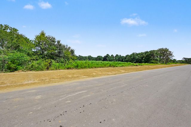 9735 Lakeside Oaks Dr, Plantersville, TX 77363