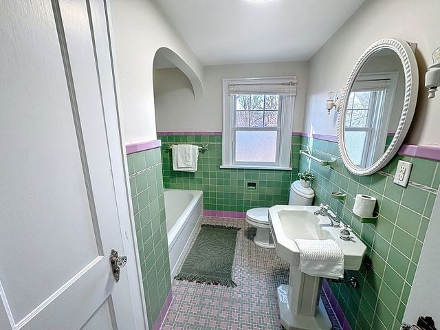 2431 28th Street, Moline, IL 61265