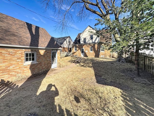 2431 28th Street, Moline, IL 61265