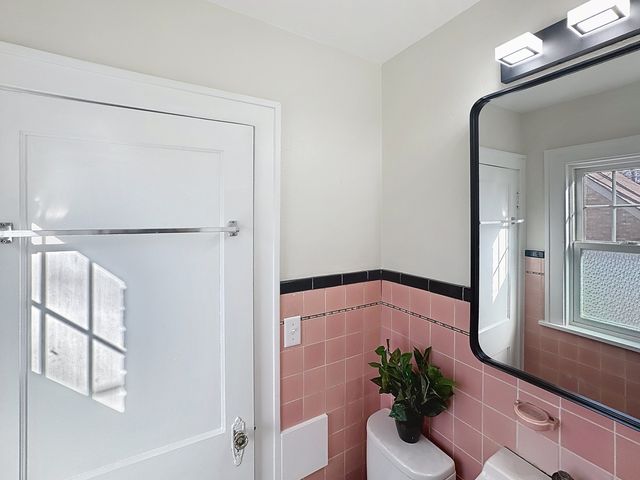 2431 28th Street, Moline, IL 61265