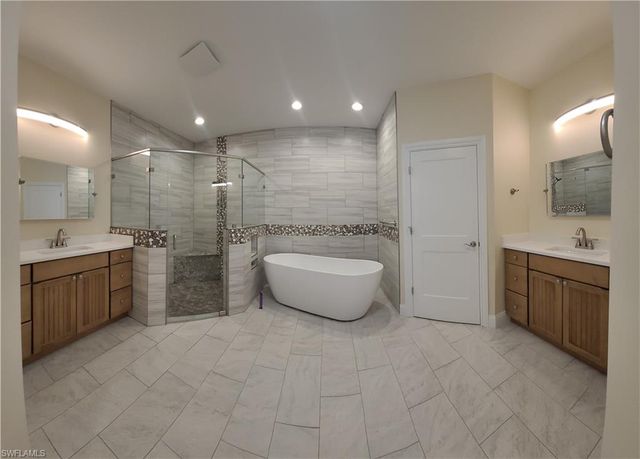 18941 Bay Woods Lake DR # 102, Fort Myers, FL 33908