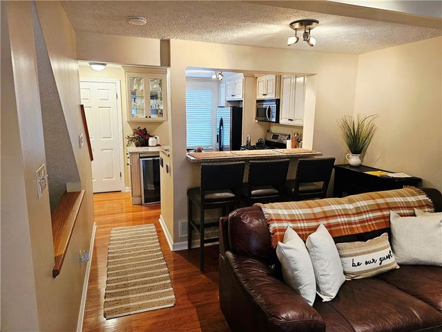 2307 Old Greentree Rd, Scott Twp, PA 15106