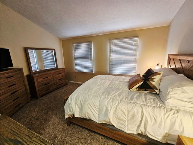 2307 Old Greentree Rd, Scott Twp, PA 15106