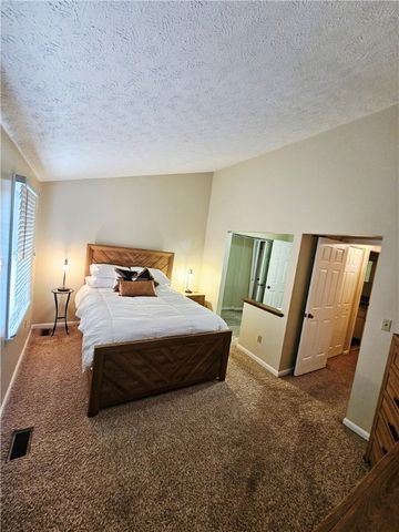 2307 Old Greentree Rd, Scott Twp, PA 15106