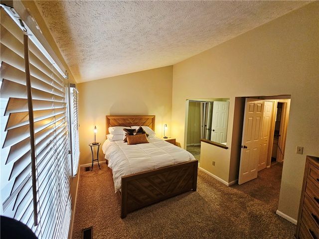 2307 Old Greentree Rd, Scott Twp, PA 15106