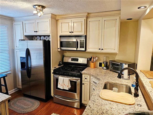 2307 Old Greentree Rd, Scott Twp, PA 15106