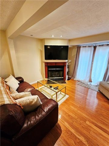 2307 Old Greentree Rd, Scott Twp, PA 15106