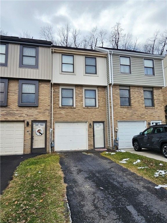 2307 Old Greentree Rd, Scott Twp, PA 15106