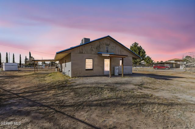 832 BRIAN QUINTERO Circle, San Elizario, TX 79849