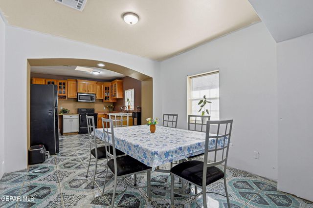 832 BRIAN QUINTERO Circle, San Elizario, TX 79849