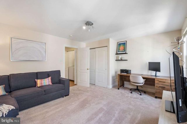 612 QUEEN ST, Philadelphia, PA 19147