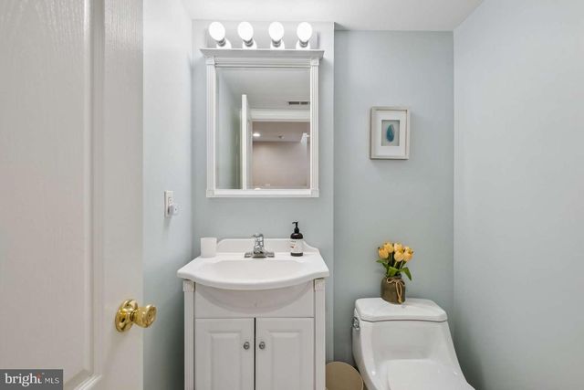 612 QUEEN ST, Philadelphia, PA 19147