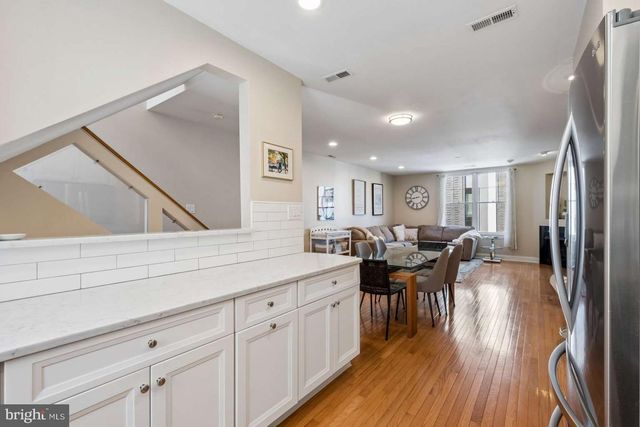 612 QUEEN ST, Philadelphia, PA 19147