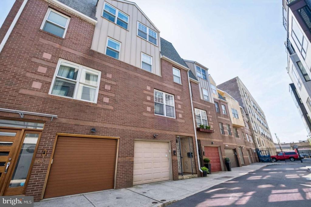 612 QUEEN ST, Philadelphia, PA 19147