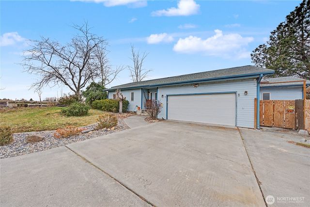 2238 S Crestmont Drive, Moses Lake, WA 98837