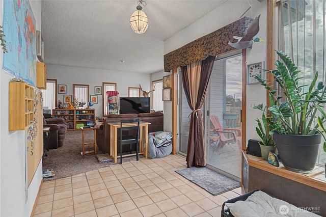 2238 S Crestmont Drive, Moses Lake, WA 98837