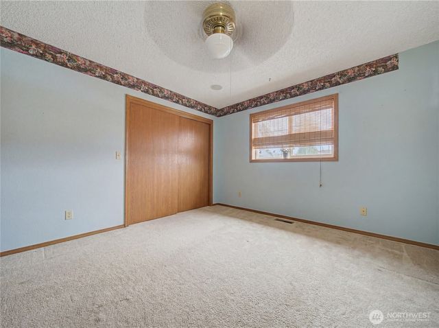 2238 S Crestmont Drive, Moses Lake, WA 98837