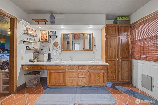 2238 S Crestmont Drive, Moses Lake, WA 98837