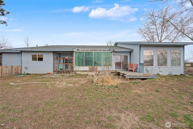 2238 S Crestmont Drive, Moses Lake, WA 98837