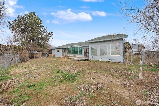 2238 S Crestmont Drive, Moses Lake, WA 98837