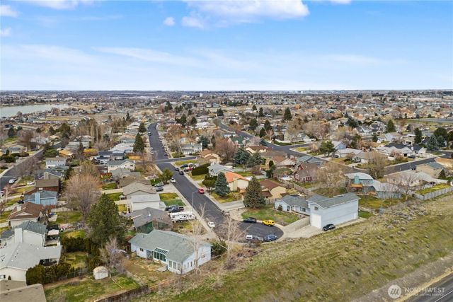 2238 S Crestmont Drive, Moses Lake, WA 98837