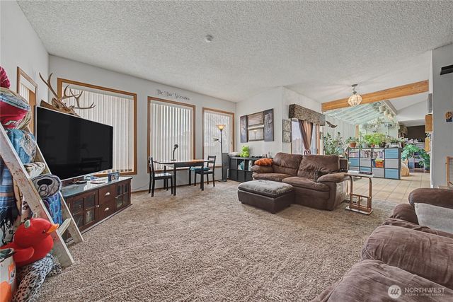 2238 S Crestmont Drive, Moses Lake, WA 98837