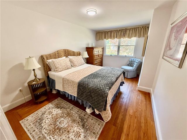 8 mccormick Road, Newport, RI 02840