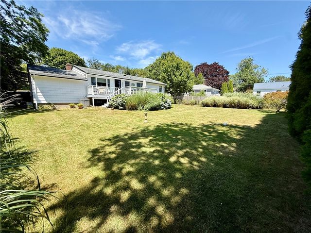 8 mccormick Road, Newport, RI 02840