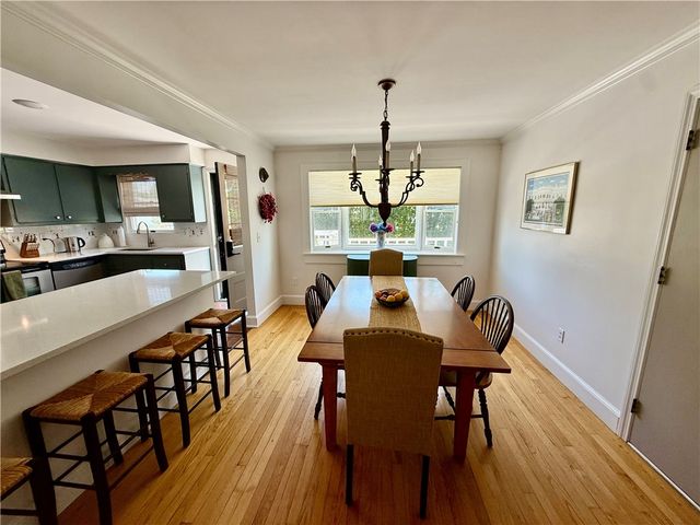 8 mccormick Road, Newport, RI 02840