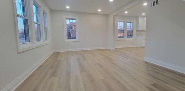 7501 W Winnemac Avenue, Harwood Heights, IL 60706