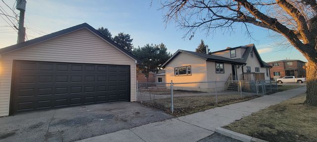 7501 W Winnemac Avenue, Harwood Heights, IL 60706