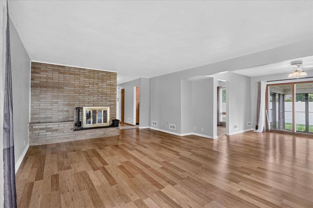 1230 N Harmony Drive, Janesville, WI 53545